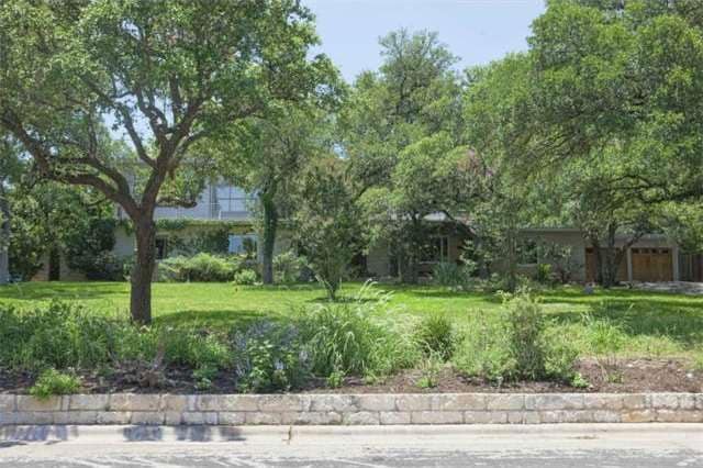 Quiet street in highly desirable Rollingwood.  Wal