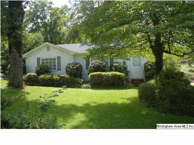 Beautiful home on the hottest lot in Bluff Park - 