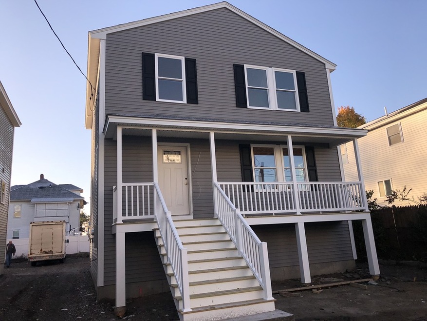 58 Dracut St, Lawrence, MA 01843 - photo 1