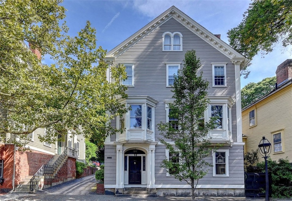 129 Benefit St unit 2, Providence, RI 02903 - photo 1