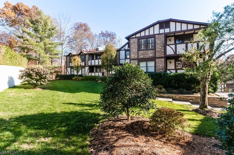 9H Heritage Dr unit H, Chatham, NJ 07928 - photo 1