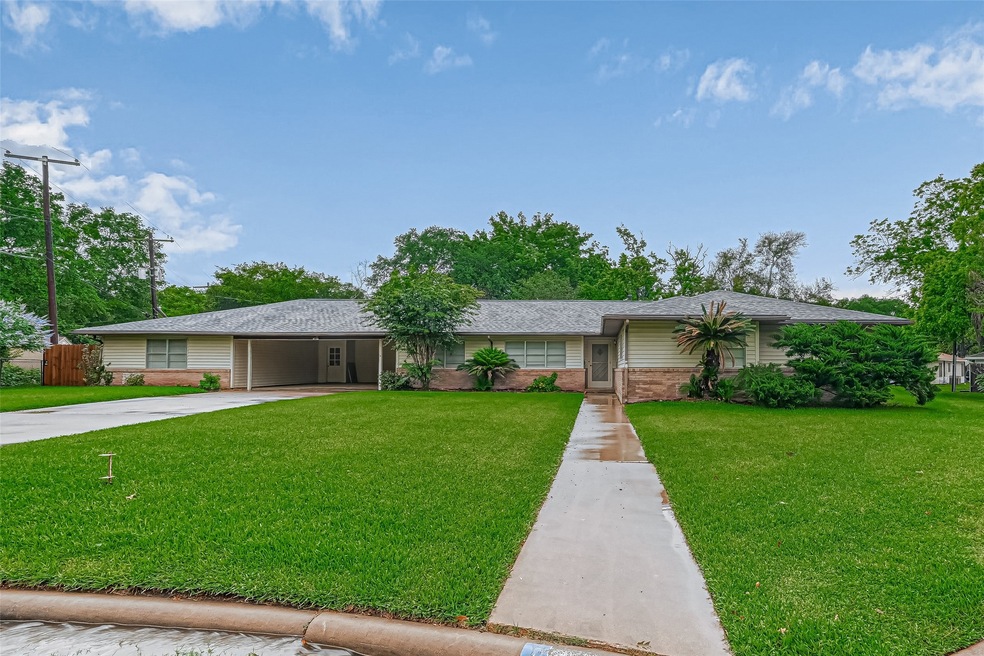 111 Long Drive Ct, Richmond, TX 77469 - photo 1