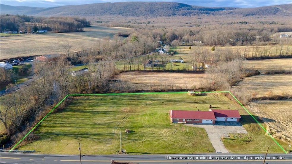 4729 Mountain Rd, Slatington, PA 18080 - photo 1