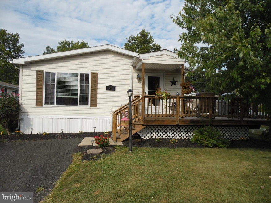 28 Rosewood Ln, Phoenixville, PA 19460 - photo 1