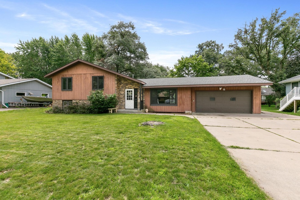 218 10th St N, Sauk Rapids, MN 56379 - photo 1