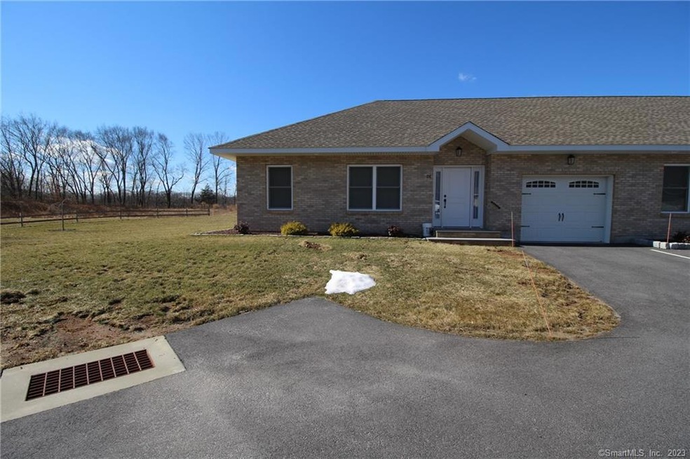 446 Main St N unit D1, Woodbury, CT 06798 - photo 1