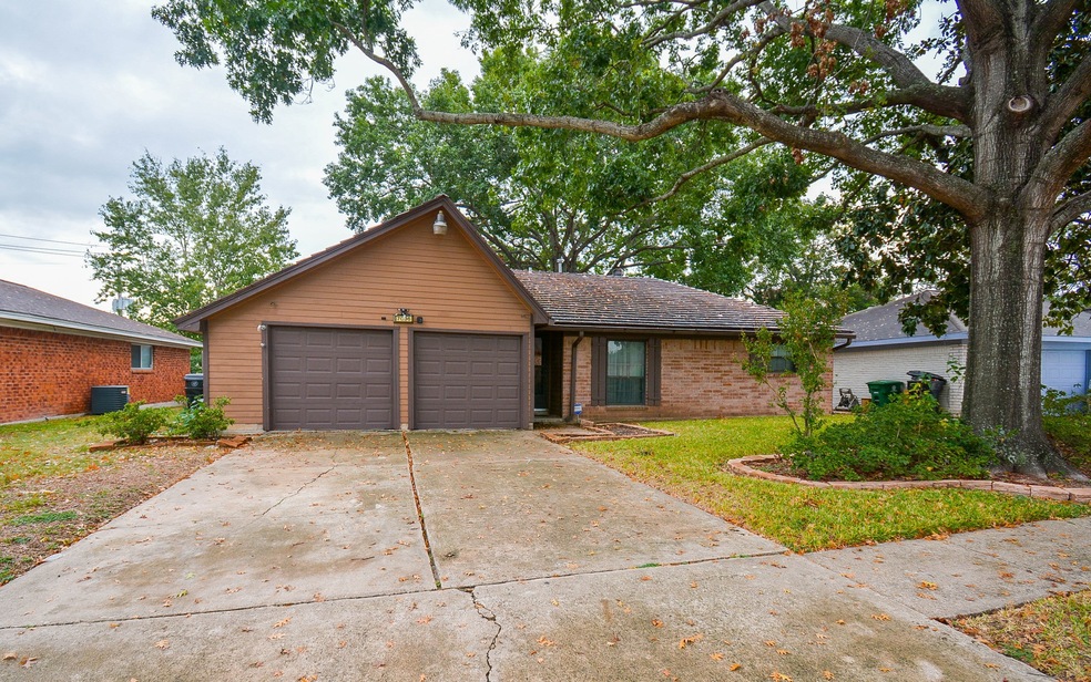 7006 Deep Forest Dr, Houston, TX 77088 - photo 1