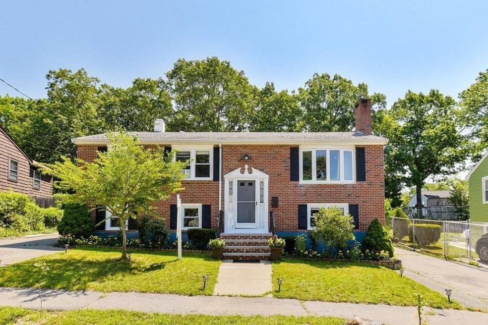 17 Blueview Rd, West Roxbury, MA 02132 - photo 1