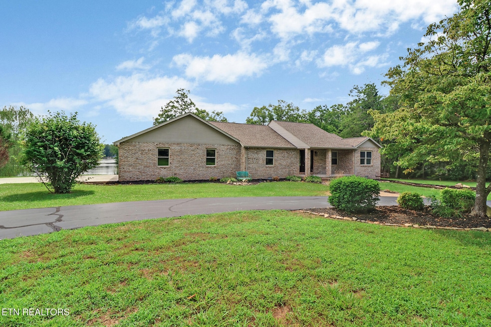 For Sale $749,900 • Co-Listing Agent