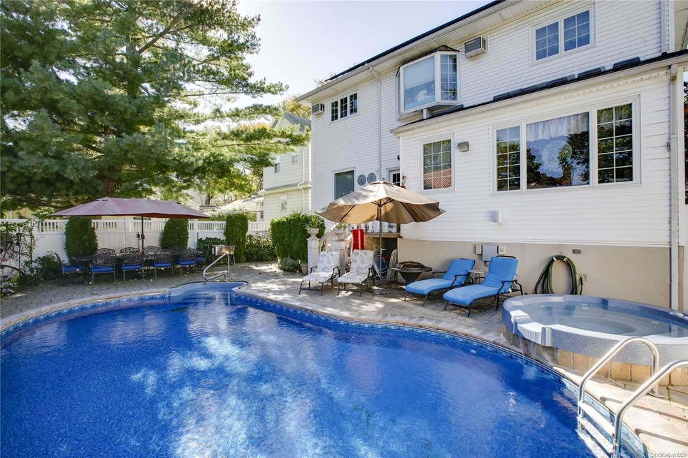 32-25 155th St, Flushing, NY 11354 - photo 1