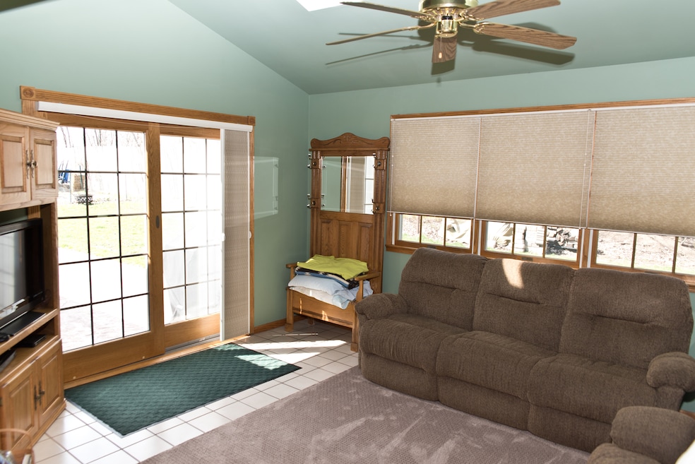 1518 Jodi Ct, Morris, IL 60450 - photo 1