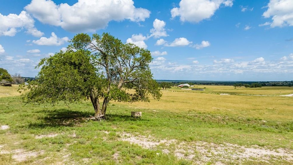 Lot 19 Overhill Dr unit 19, Fredericksburg, TX 78624 - photo 1