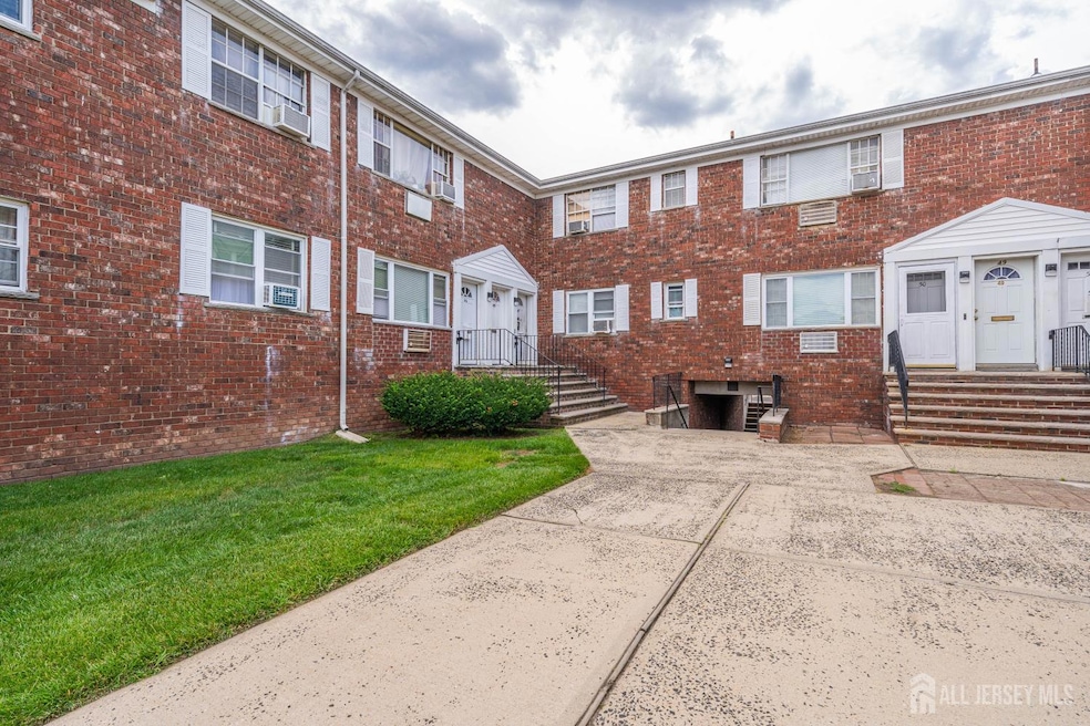 47 Gramercy Gardens unit B, Middlesex, NJ 08846 - photo 1