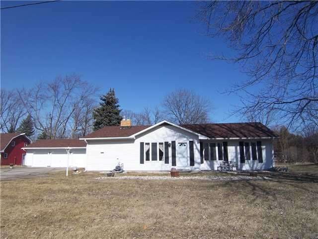 22951 W Walnut Ln, Genoa, OH 43430 - photo 1