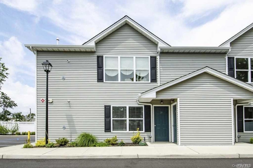 2870 Grand Ave unit 19, Baldwin, NY 11510 - photo 1