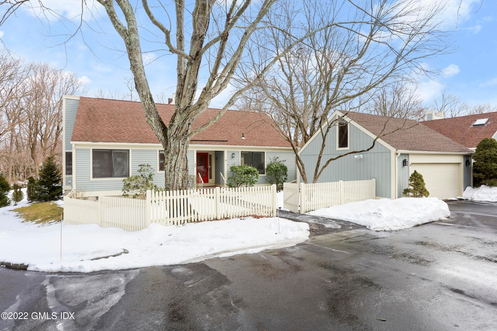 30 E Lyon Farm Dr, Greenwich, CT 06831 - photo 1