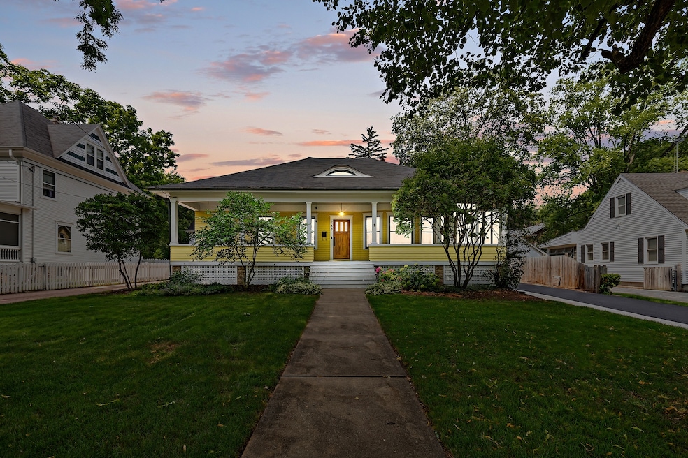 239 N Batavia Ave, Batavia, IL 60510 - photo 1