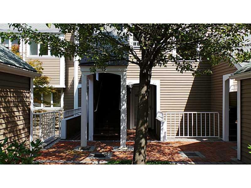 400 Meshanticut Vally Pkwy, Cranston, RI 02920 - photo 1