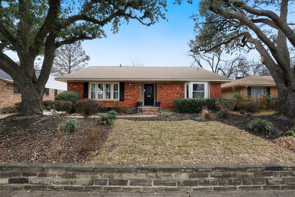 6759 E Mockingbird Ln, Dallas, TX 75214 - photo 1