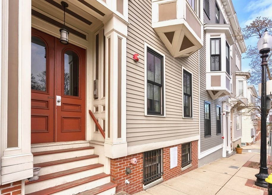 362 Bunker Hill St unit 3, Charlestown, MA 02129 - photo 1