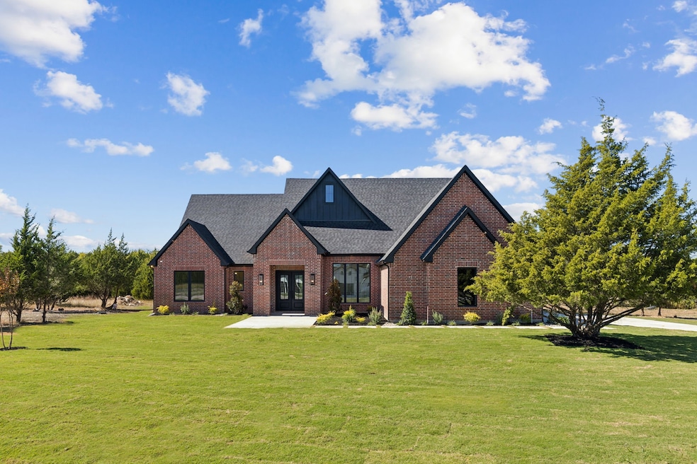 For Sale $895,000 • Co-Listing Agent