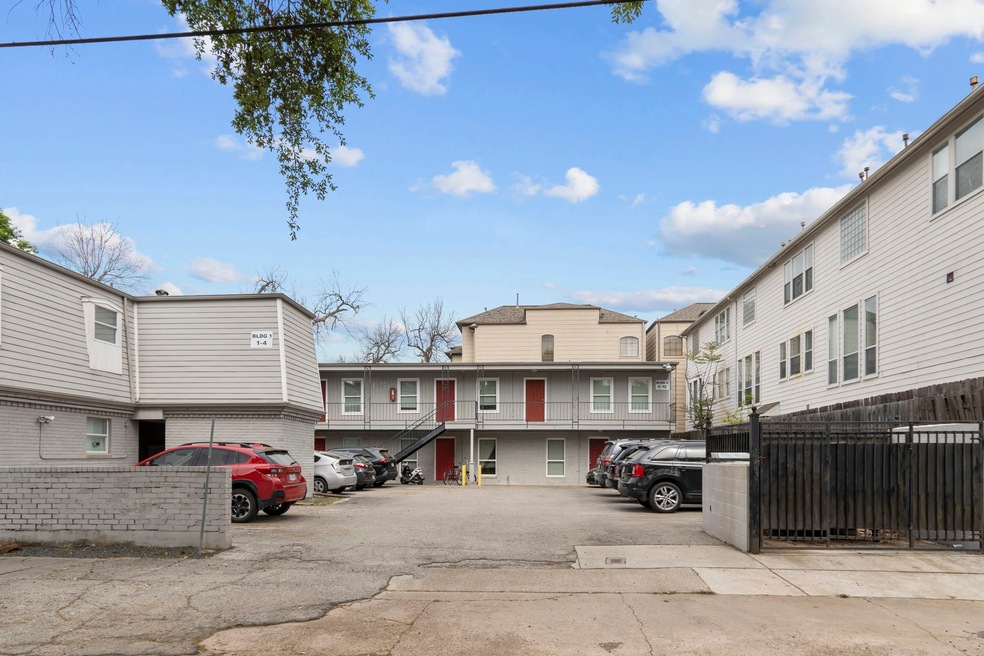 1710 Indiana St unit 12, Houston, TX 77006 - photo 1