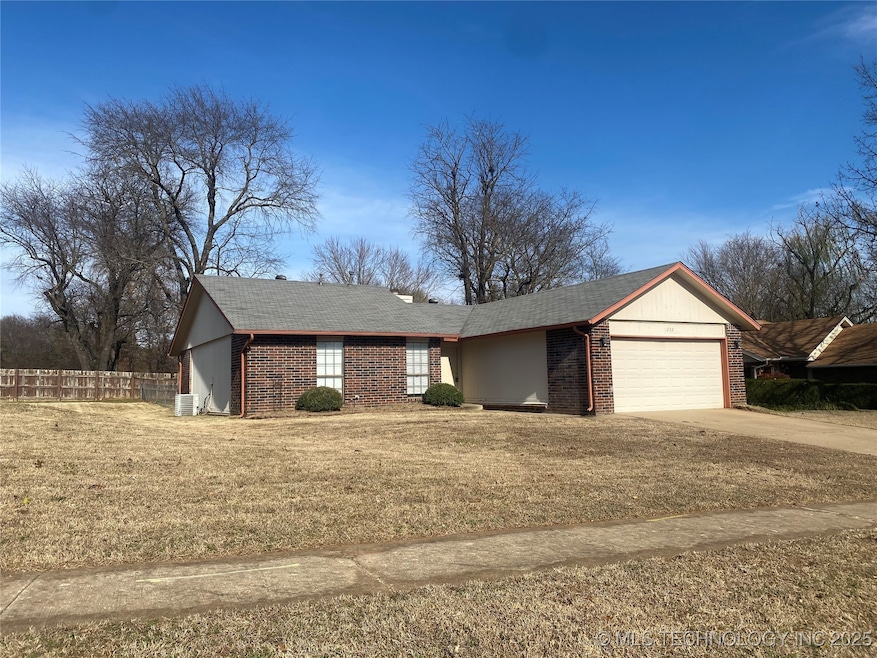 1232 W Los Angeles Cir, Broken Arrow, OK 74011 - photo 1