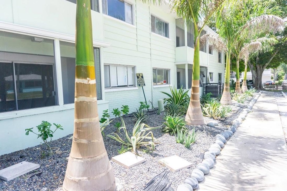 1329 Drew St unit 15, Clearwater, FL 33755 - photo 1