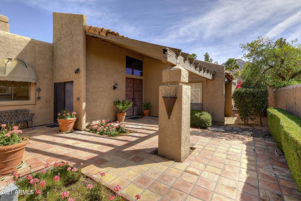 Courtyard Entryway