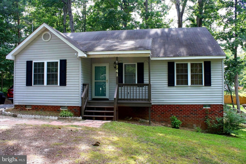 741 Canterbury Dr, Ruther Glen, VA 22546 - photo 1