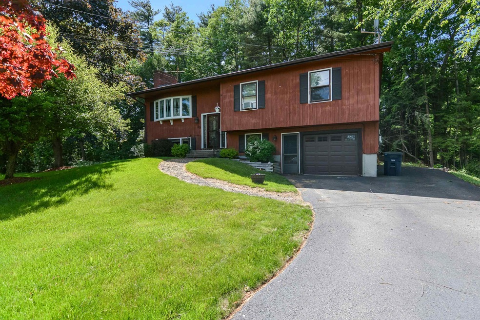 29 Sims St, Nashua, NH 03063 - photo 1