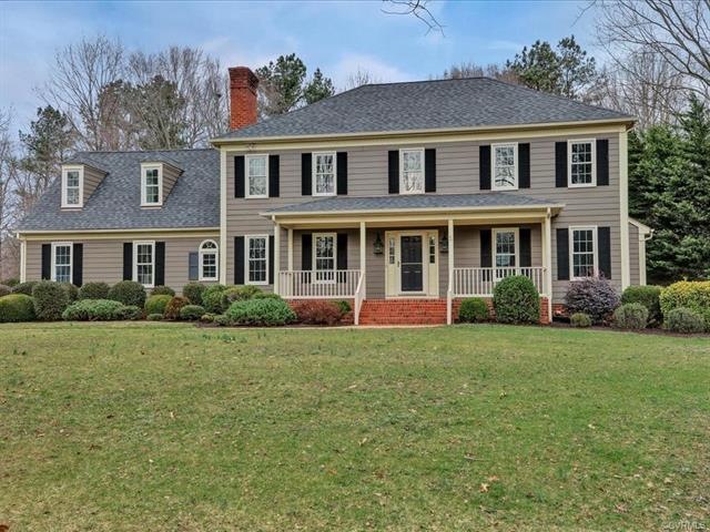 Amazing curb appeal.  Hardiplank siding painted Fa
