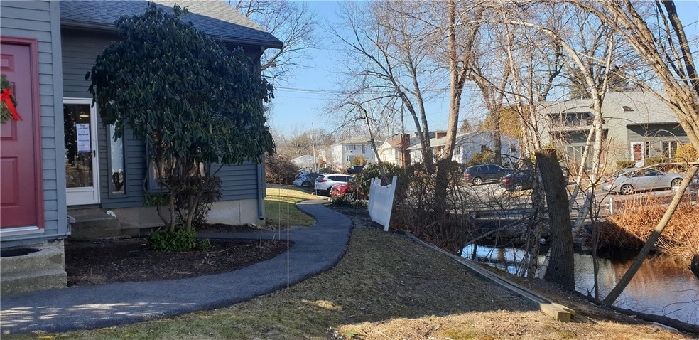 119 Lake St unit G, Cranston, RI 02910 - photo 1