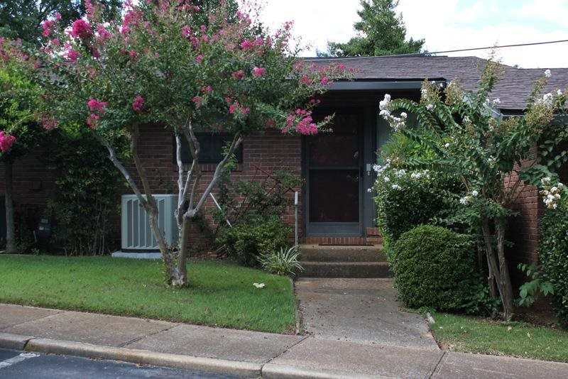This charming condo is move-in ready.