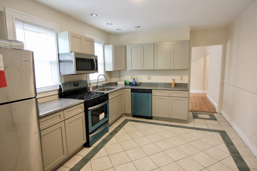 989 Boylston St unit 989, Newton, MA 02461 - photo 1
