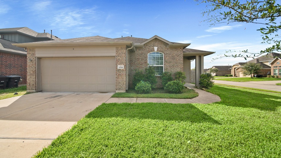 2066 Lepper St, Alvin, TX 77511 - photo 1