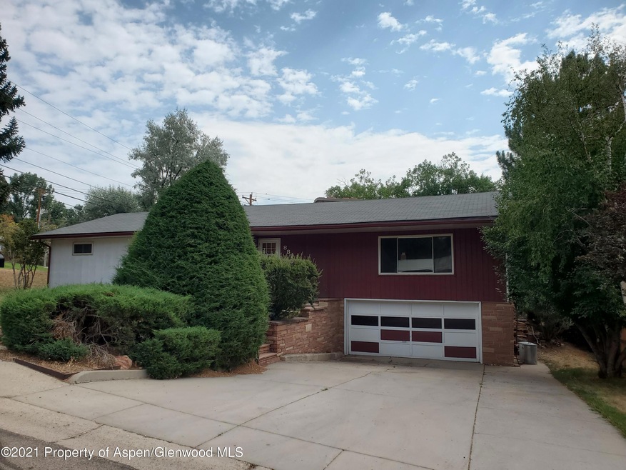 889 Green St, Craig, CO 81625 - photo 1