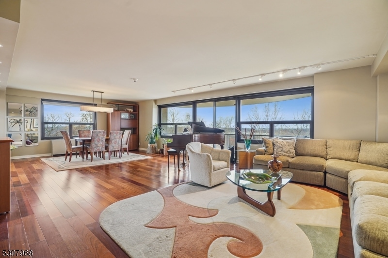 2 Claridge Dr unit 1CW, Verona, NJ 07044 - photo 1