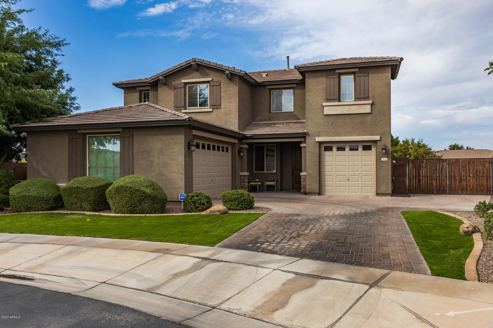 1138 W Oleander Ave, San Tan Valley, AZ 85140 - photo 1