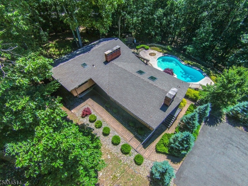 2 Overlook Ln, Mendham, NJ 07945 - photo 1