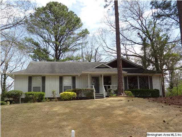 Quaint design for one level home on corner lot. Th