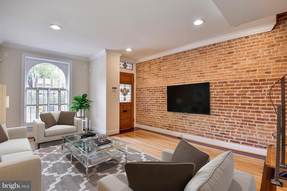 321 E Hamburg St, Baltimore, MD 21230 - photo 1