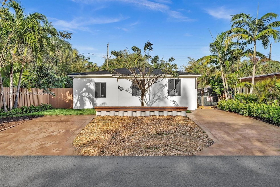 1123 NE 1st Ave, Fort Lauderdale, FL 33304 - photo 1