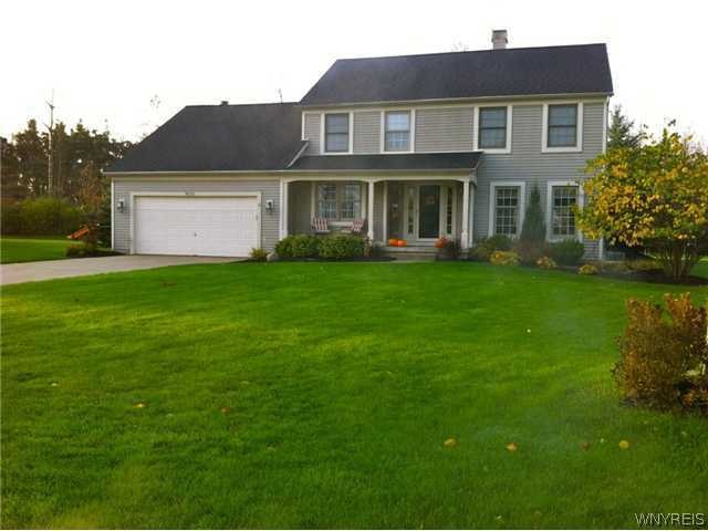 Exterior Front Cul-de-sac Location !!!! with woods