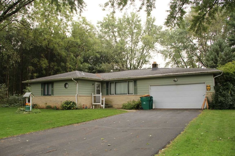 5241 W Netherwood Rd, Oregon, WI 53575 - photo 1