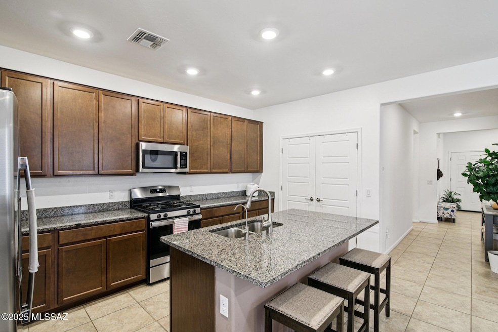 7803 S Sugarbend Dr, Tucson, AZ 85757 - photo 1