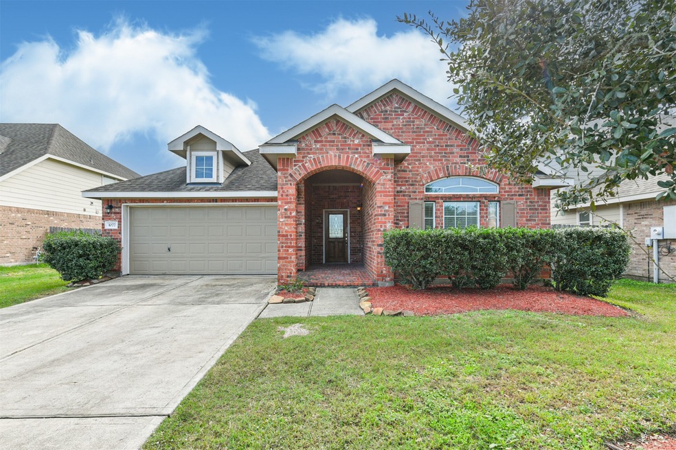 1077 Lasso Ct, Alvin, TX 77511 - photo 1