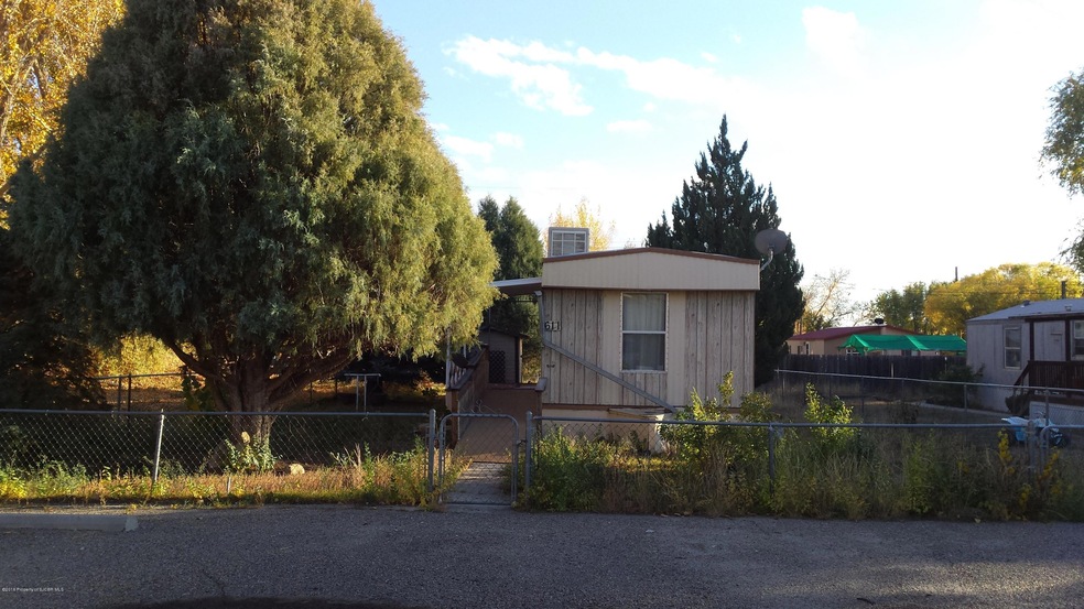 611 Meadowland St, Bloomfield, NM 87413 - photo 1