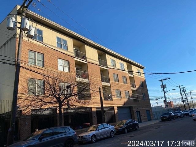 15 Tichenor Ln unit 305, Newark, NJ 07114 - photo 1