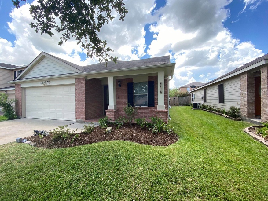 9118 Wolcott Park Ln, Houston, TX 77075 - photo 1